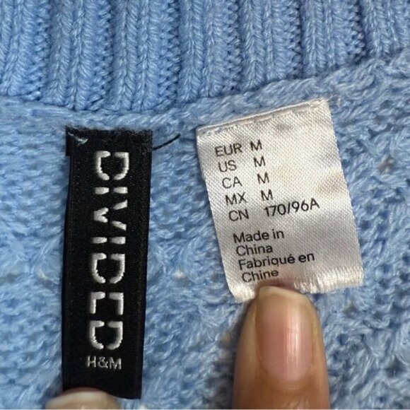 H&M Divided Light Blue Knit Button-Front Cardigan Women’s Size M - Picture 3 of 4